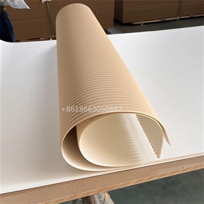 曲げ可能なクラッド曲面家具パネル